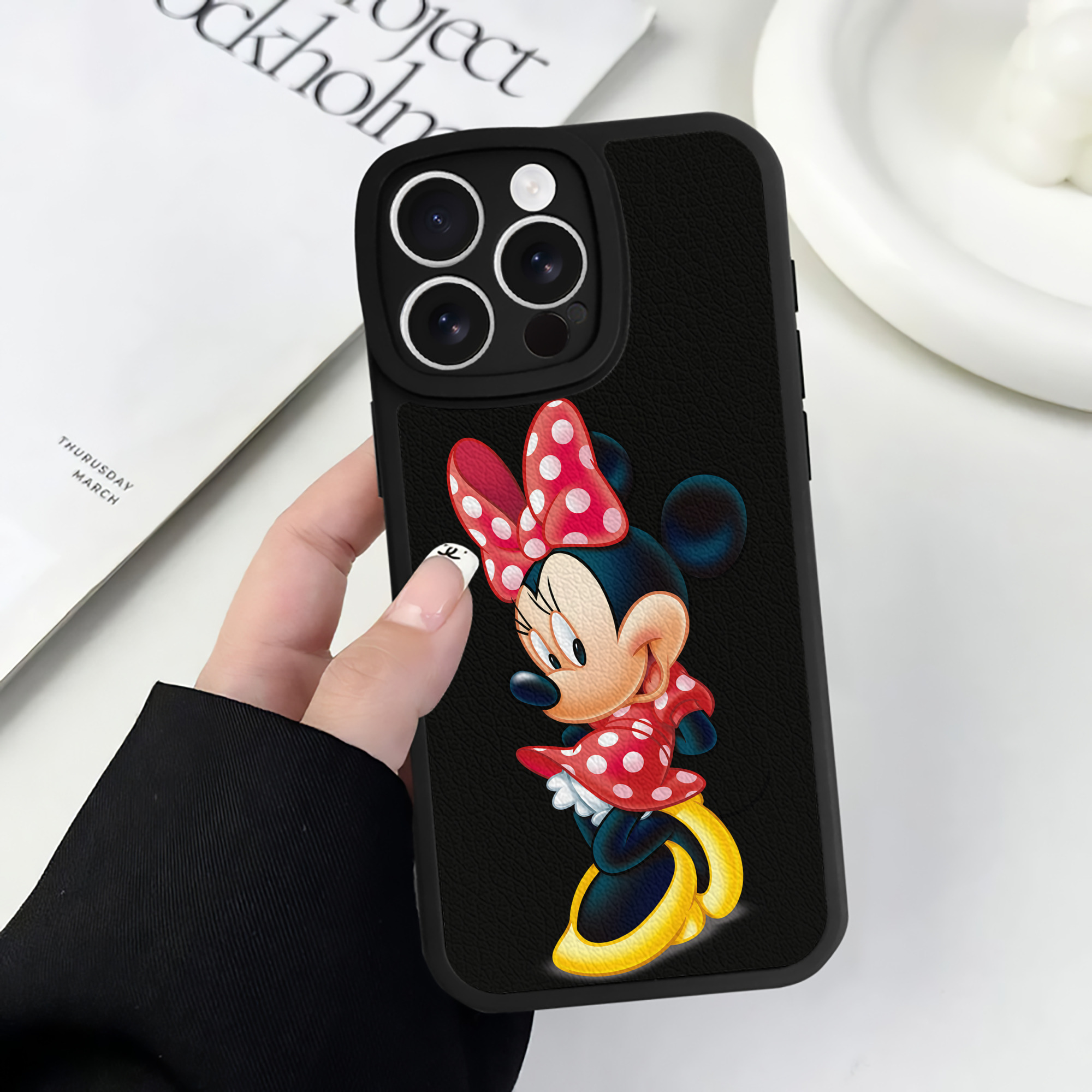 （画像用） ミッキーマウス Mickey Mouse 【iPhone 16シリーズ対応】シリコンスマホケース（レザー調） 材質：シリコン